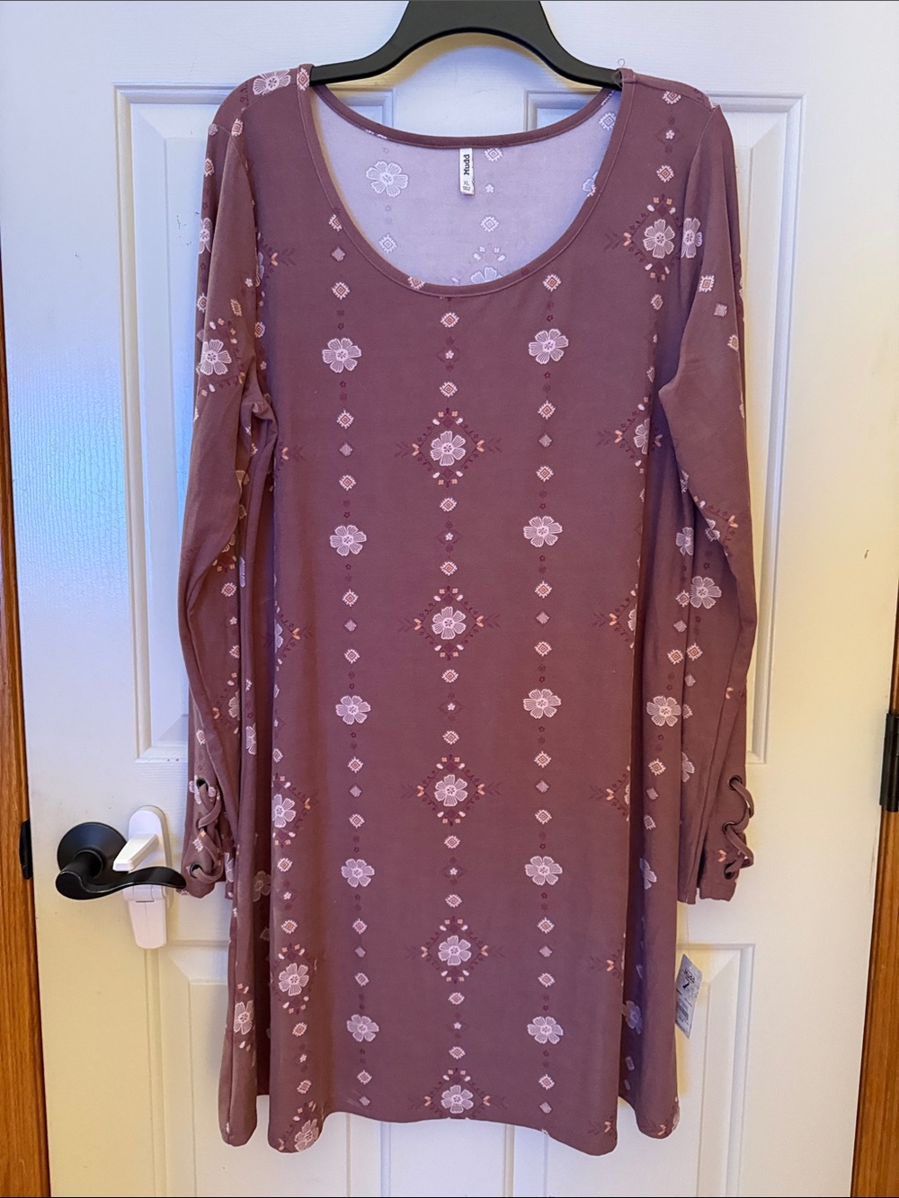 Mudd Dusty Mauve Floral-Print Long Sleeve Scoop Neck Dress